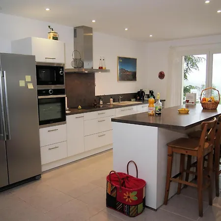 빌라 Tranquil Vineyard Villa, *