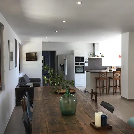 빌라 Tranquil Vineyard Villa, *