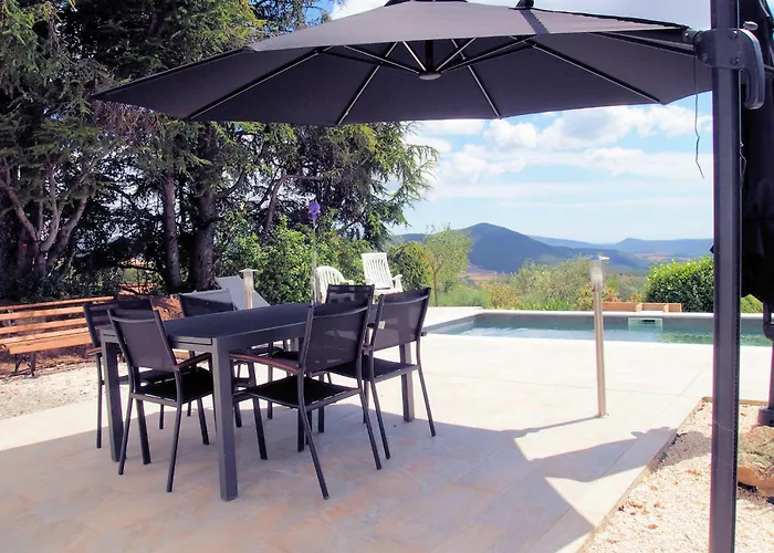 Tranquil Vineyard Villa, Berlou