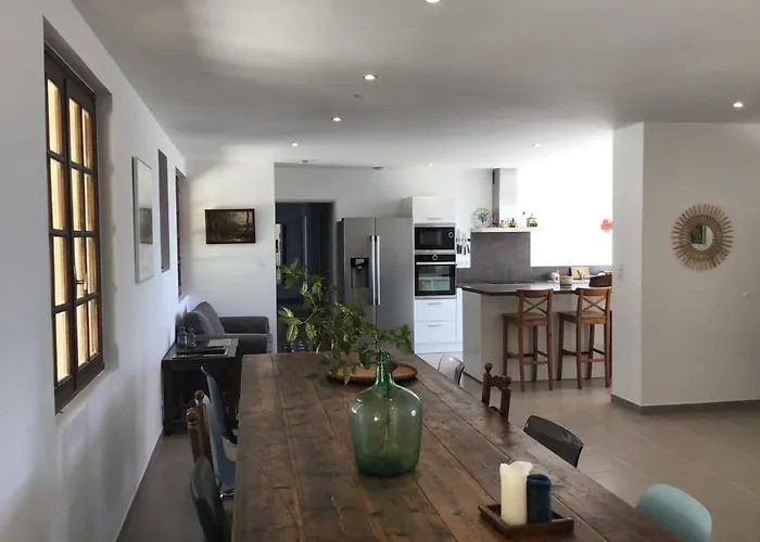 فيلة Tranquil Vineyard Villa, *