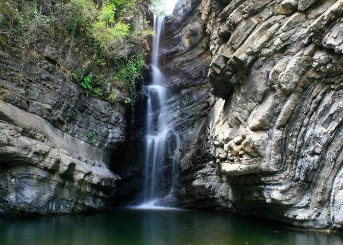 Tranquil Vineyard Villa, فيلة Berlou